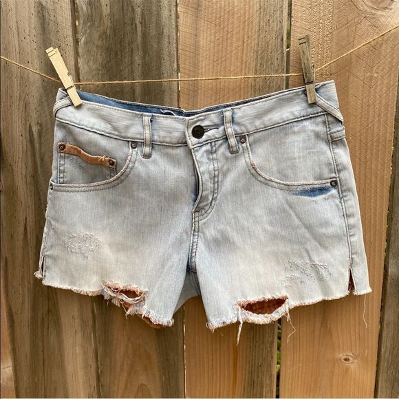 Free People Distressed Denim Shorts size 25 - Picture 1 of 9